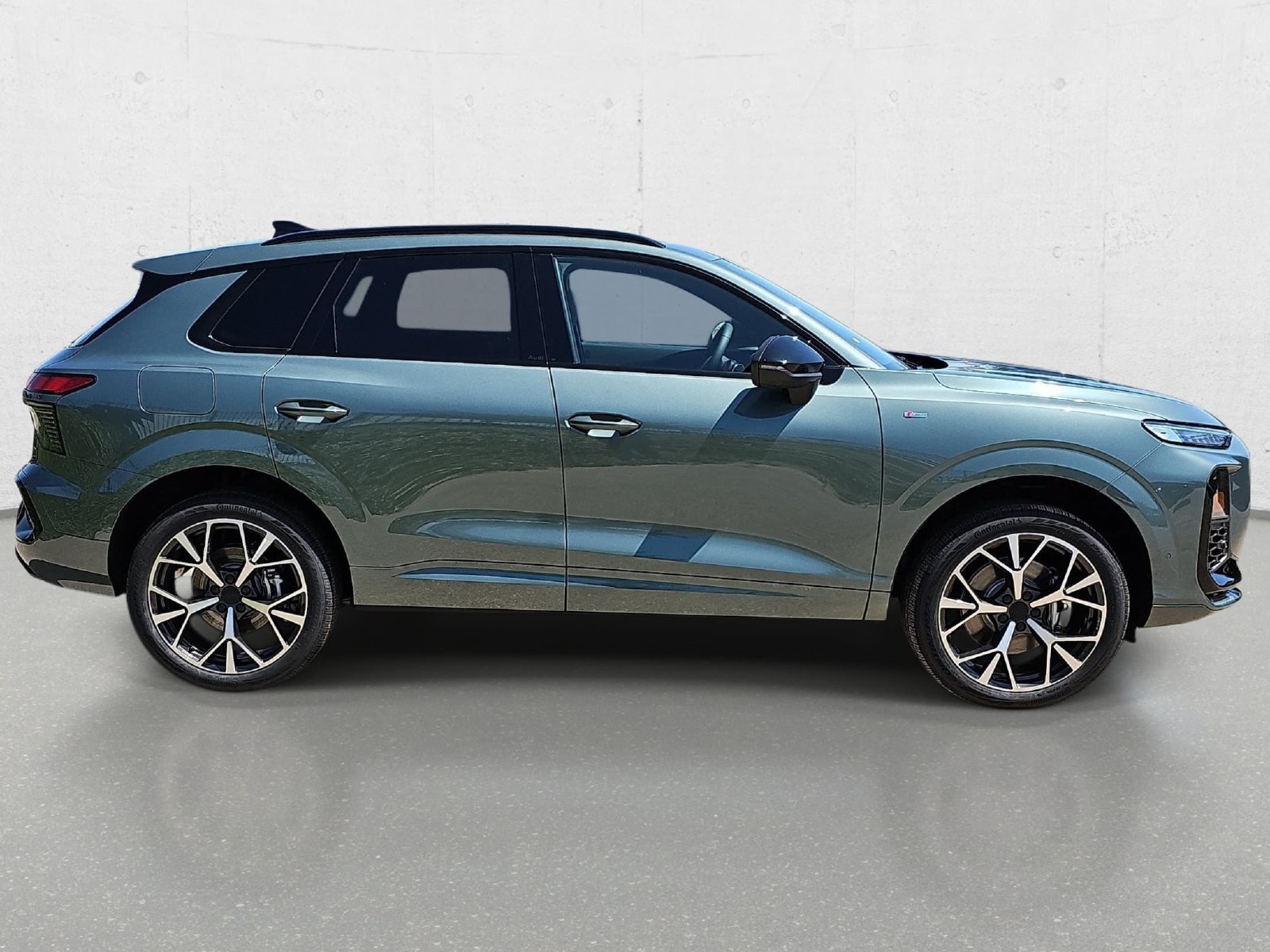 New 2026 Audi Q3 quattro 2.0T AWD/4WD image 4