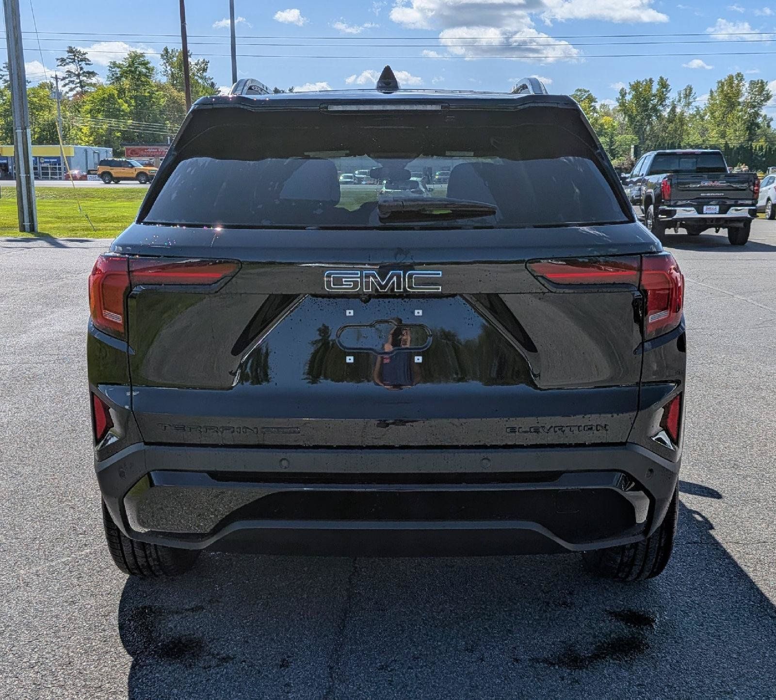 New 2027 GMC Terrain Elevation w/ Elevation Premium Package AWD/4WD image 9