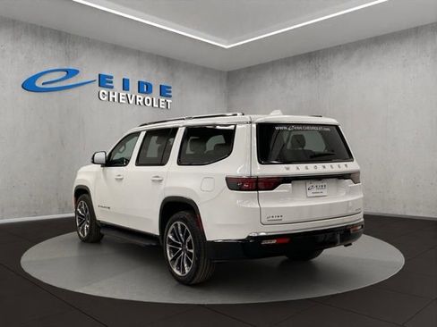 Used 2023 Jeep Wagoneer Series II w/ Premium Group I image 3