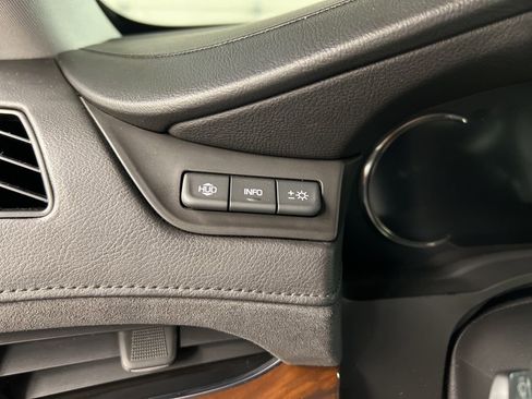 Used 2017 Cadillac Escalade Premium Luxury AWD/4WD image 24