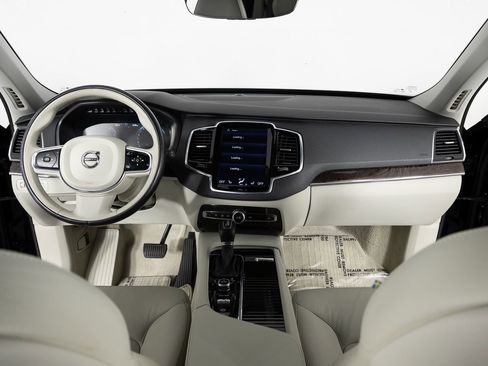 Used 2016 Volvo XC90 T6 Momentum image 30