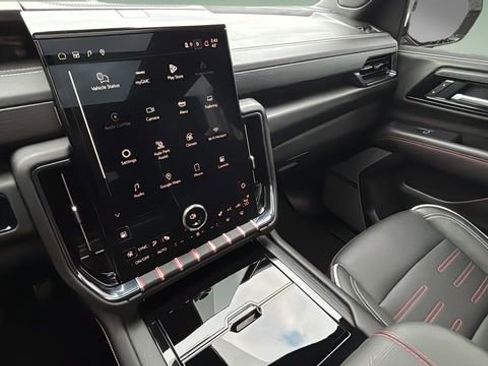 Used 2025 GMC Yukon AT4 Ultimate image 25