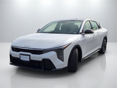 New 2025 Kia K4 GT-Line image 8