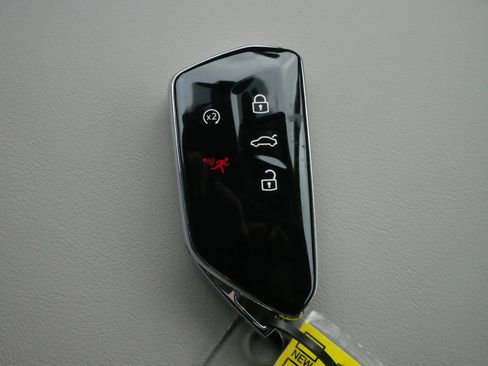 Certified 2025 Volkswagen Atlas SE w/ Panoramic Sunroof Package image 33