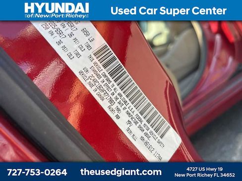 Used 2015 Chrysler Town & Country Touring image 13