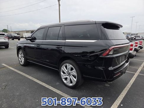 Used 2025 Lincoln Navigator Reserve AWD/4WD image 7