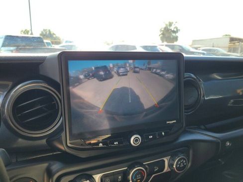 Used 2020 Jeep Wrangler Unlimited Sport image 23