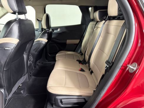 Used 2020 Ford Escape Titanium AWD/4WD image 19