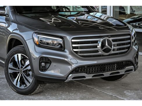 New 2026 Mercedes-Benz GLB 250 4MATIC image 2
