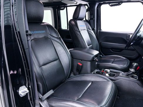 Used 2022 Jeep Wrangler Unlimited Rubicon 4xe w/ Cold Weather Group AWD/4WD image 37