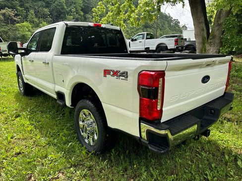 New 2025 Ford F250 Lariat w/ Lariat Ultimate Package image 15