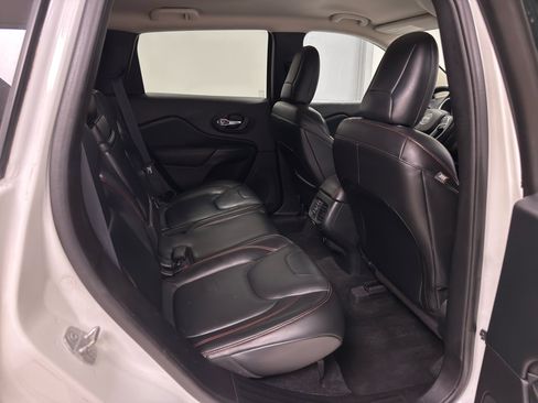 Used 2016 Jeep Cherokee Trailhawk w/ Leather Interior Group image 31