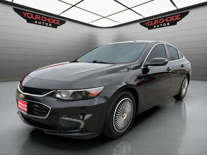 Used 2017 Chevrolet Malibu LT w/ LPO, Convenience Package 2