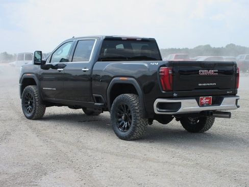New 2025 GMC Sierra 2500 SLT w/ SLT Convenience Package image 9
