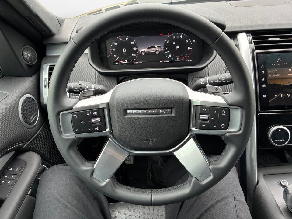 Certified 2025 Land Rover Discovery Dynamic SE AWD/4WD image 10