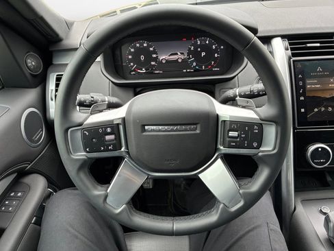 Used 2025 Land Rover Discovery Dynamic SE AWD/4WD image 10