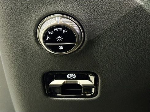 Certified 2025 Mercedes-Benz GLC 300 4MATIC image 10