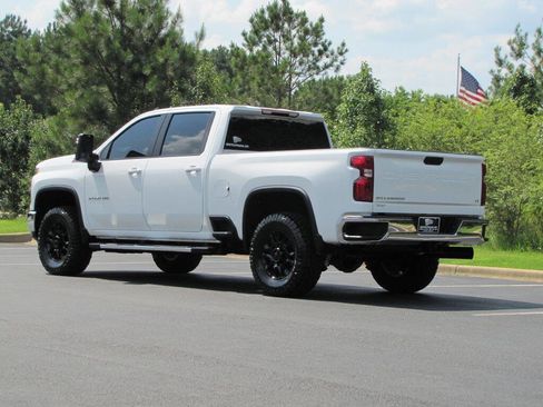 Used 2024 Chevrolet Silverado 2500 LT AWD/4WD image 7