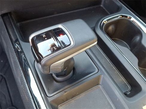 Used 2024 Chevrolet Silverado 1500 ZR2 image 12