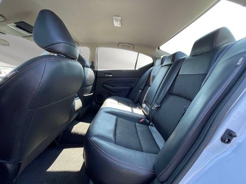 Used 2024 Nissan Altima 2.5 SR FWD image 11