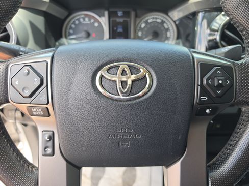 Used 2016 Toyota Tacoma SR5 RWD image 34