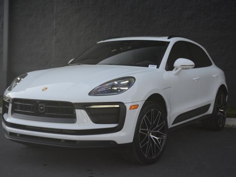 Certified 2026 Porsche Macan image 46