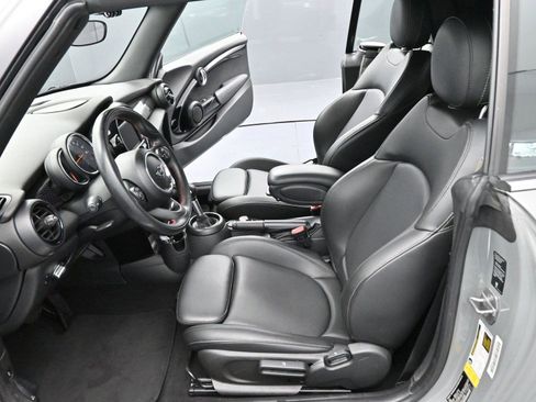 Used 2019 MINI Cooper S image 12