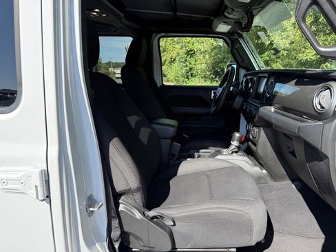 Used 2023 Jeep Wrangler Sahara image 23