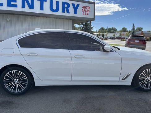 Used 2017 BMW 530i w/ Premium Package image 14