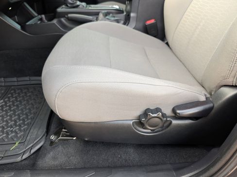 Used 2019 Toyota Tacoma SR image 12