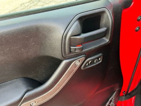 Used 2013 Jeep Wrangler Sport AWD/4WD image 12