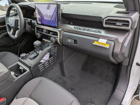 New 2025 Toyota Tacoma 4x4 Double Cab image 21