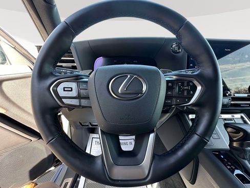 Used 2025 Lexus GX 550 image 14