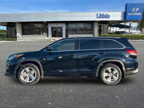 Used 2018 Toyota Highlander Limited image 5