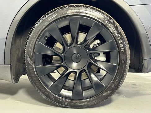 Used 2022 Tesla Model Y Long Range AWD/4WD image 34