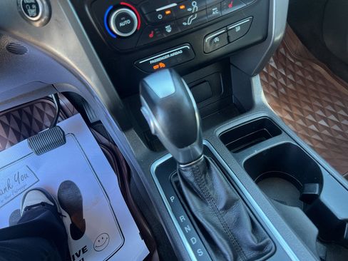 Used 2019 Ford Escape SEL AWD/4WD image 16
