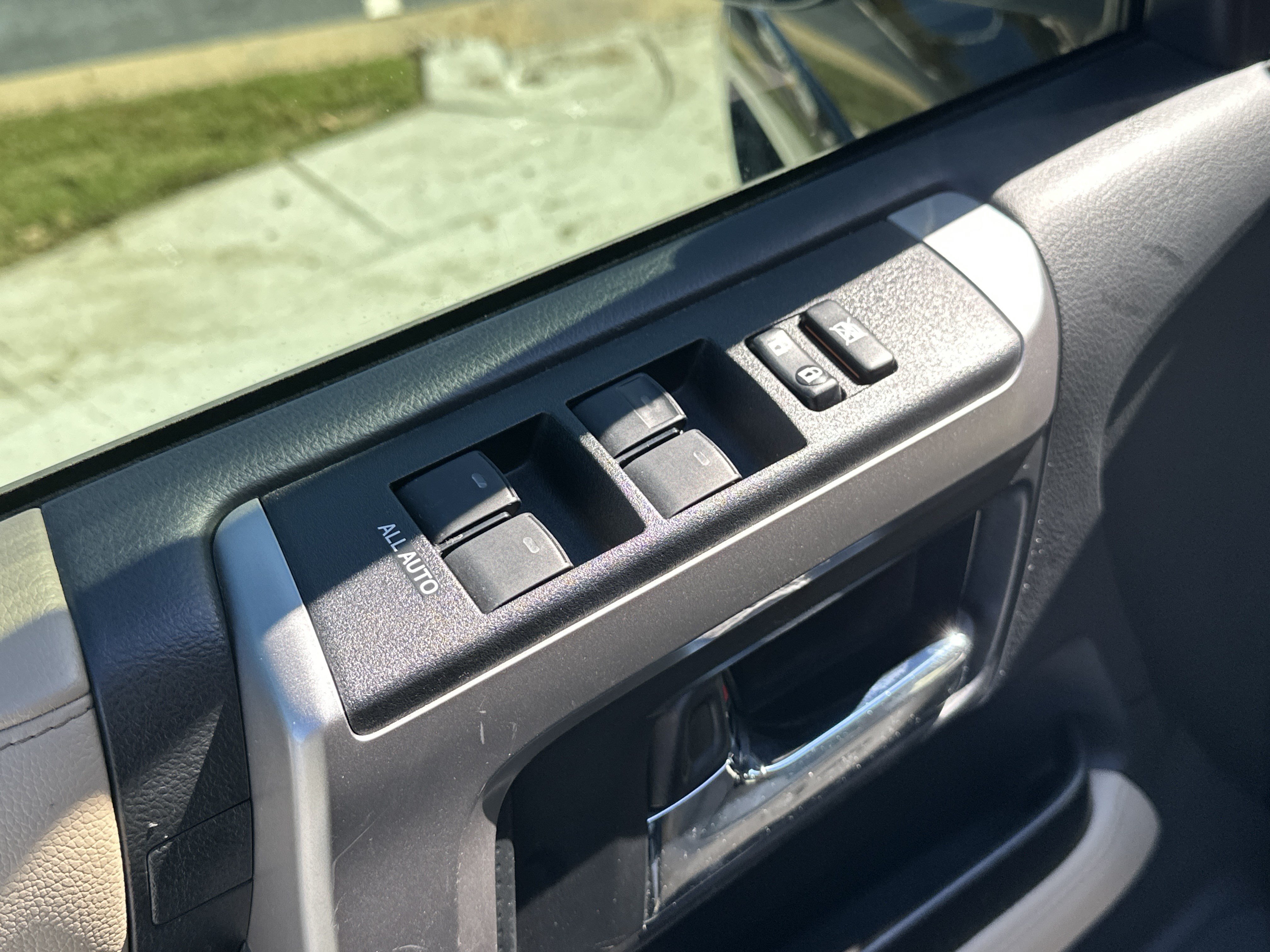 Used 2022 Toyota 4Runner SR5 RWD image 15