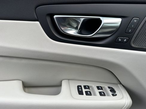 New 2026 Volvo XC60 T8 Ultra w/ Protection Package Premier AWD/4WD image 10