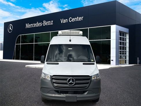 New 2025 Mercedes-Benz Sprinter 2500 image 3