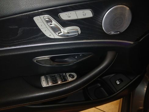 Used 2019 Mercedes-Benz E 300 4MATIC w/ Premium 1 Package image 17