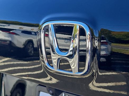 Used 2022 Honda Pilot Sport image 29