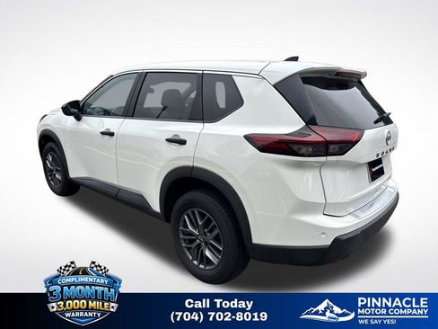 Used 2024 Nissan Rogue S FWD image 6