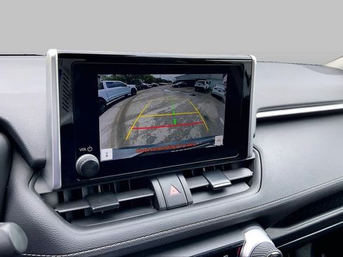 Used 2025 Toyota RAV4 XLE FWD image 27