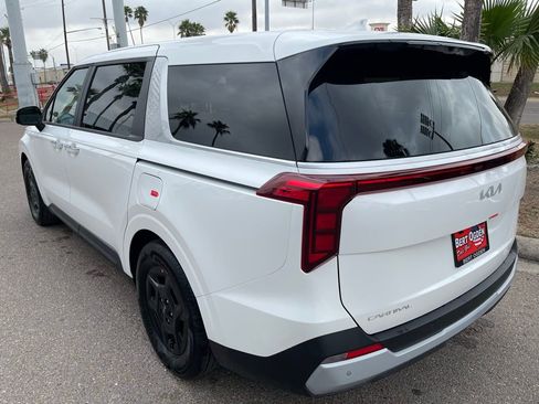 New 2026 Kia Carnival FWD image 5
