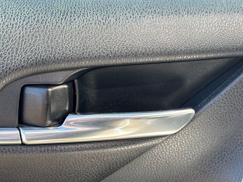 Used 2021 Toyota Camry SE image 6