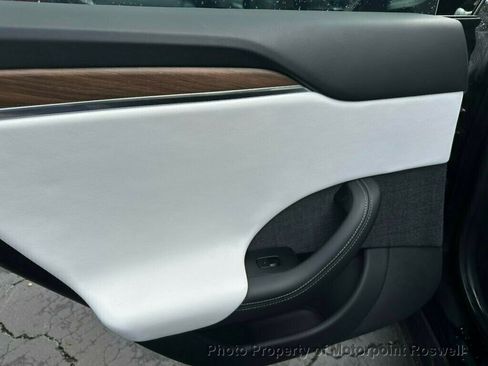 Used 2022 Tesla Model S AWD image 22