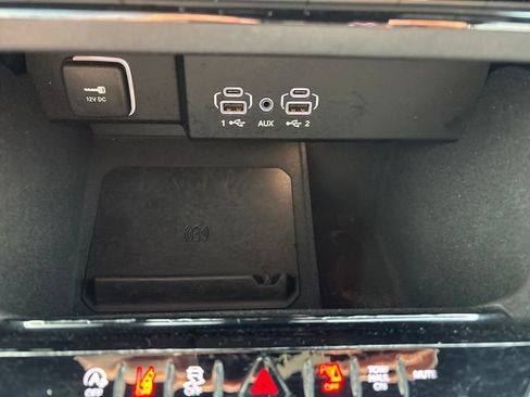 Used 2023 Jeep Wagoneer L Series II AWD/4WD image 16