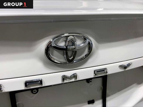 Certified 2020 Toyota Camry SE image 30