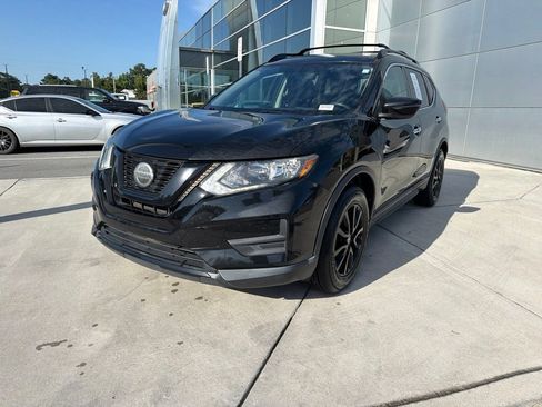 Used 2018 Nissan Rogue SV FWD image 3