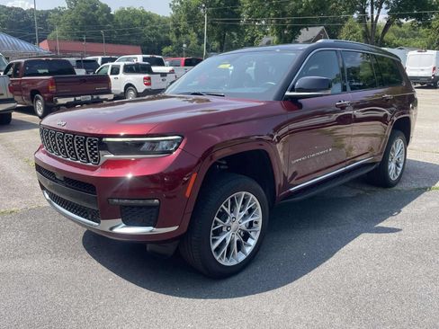 Used 2023 Jeep Grand Cherokee L Summit w/ Rear Seat Video Group I AWD/4WD image 11